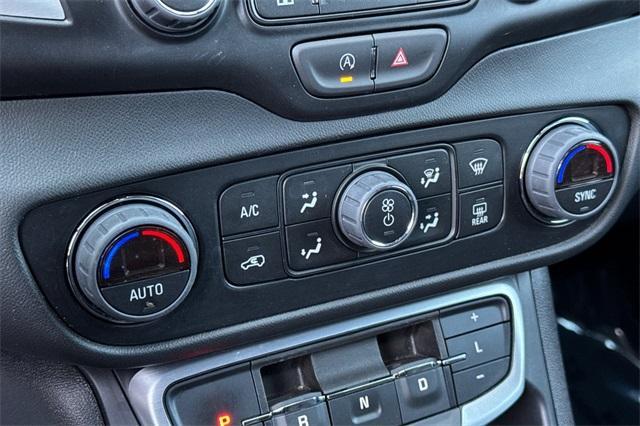 2023 GMC Terrain Vehicle Photo in ELK GROVE, CA 95757-8703
