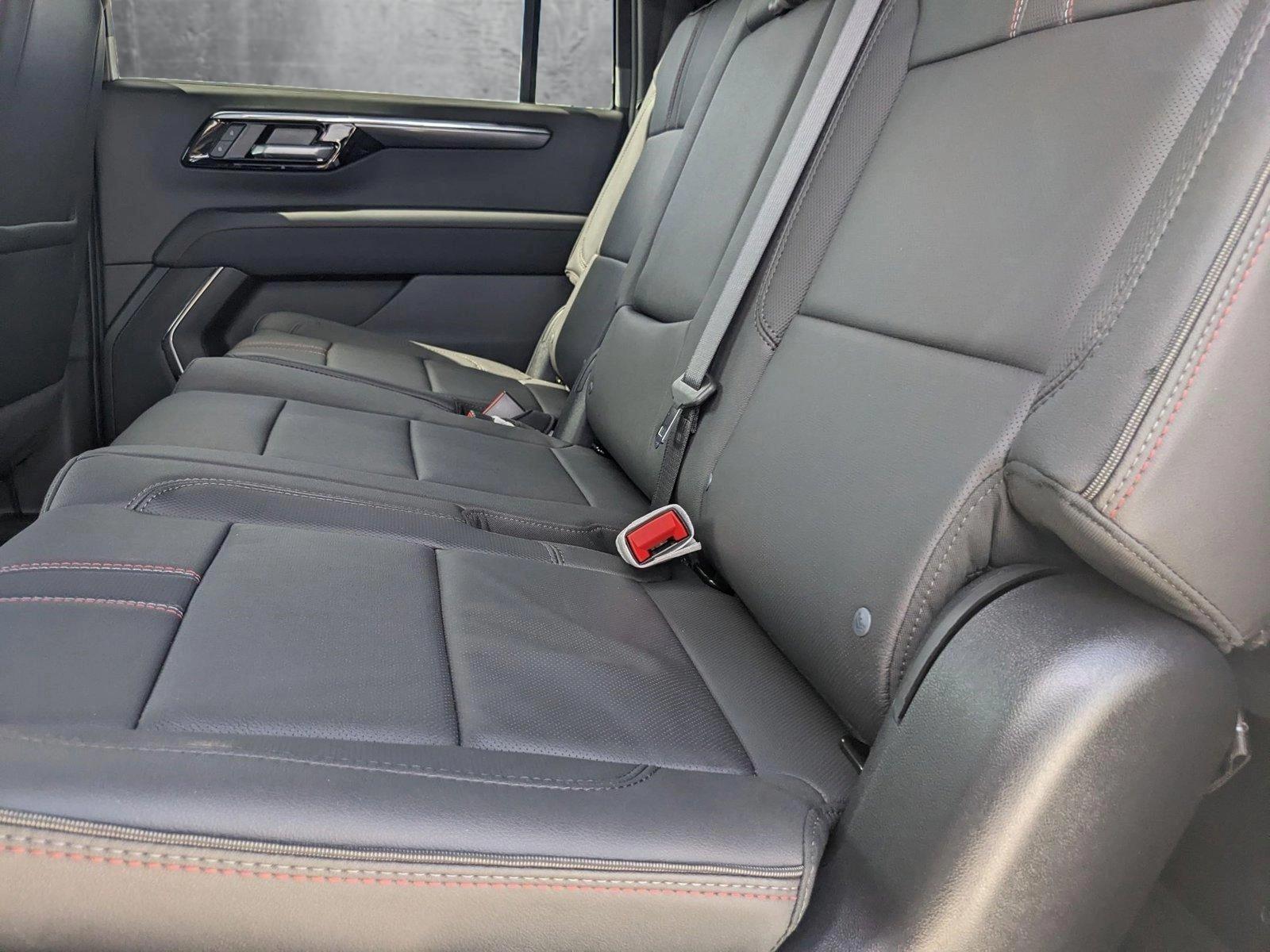 2025 Chevrolet Suburban Vehicle Photo in MIAMI, FL 33172-3015