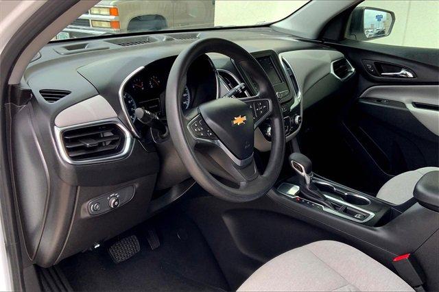 2022 Chevrolet Equinox Vehicle Photo in TOPEKA, KS 66609-0000
