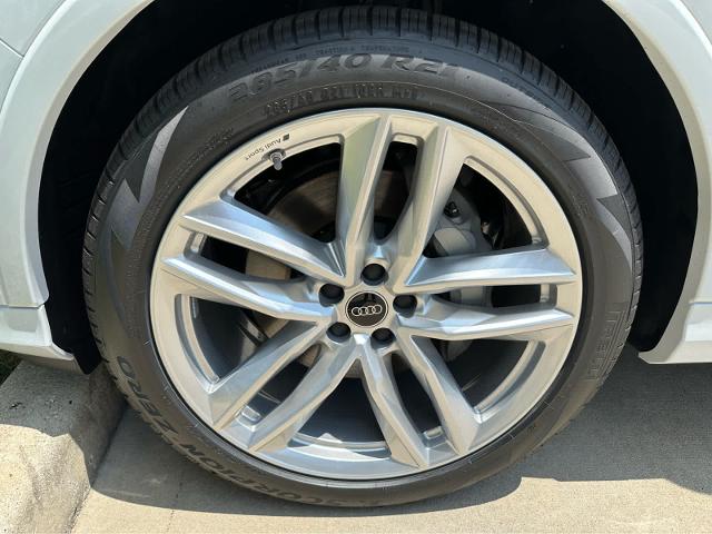 2025 Audi Q7 Vehicle Photo in HOUSTON, TX 77090