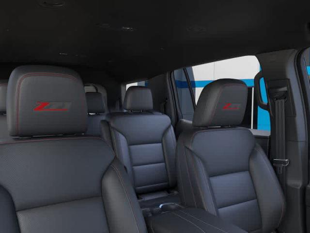 2025 Chevrolet Traverse Vehicle Photo in MOON TOWNSHIP, PA 15108-2571