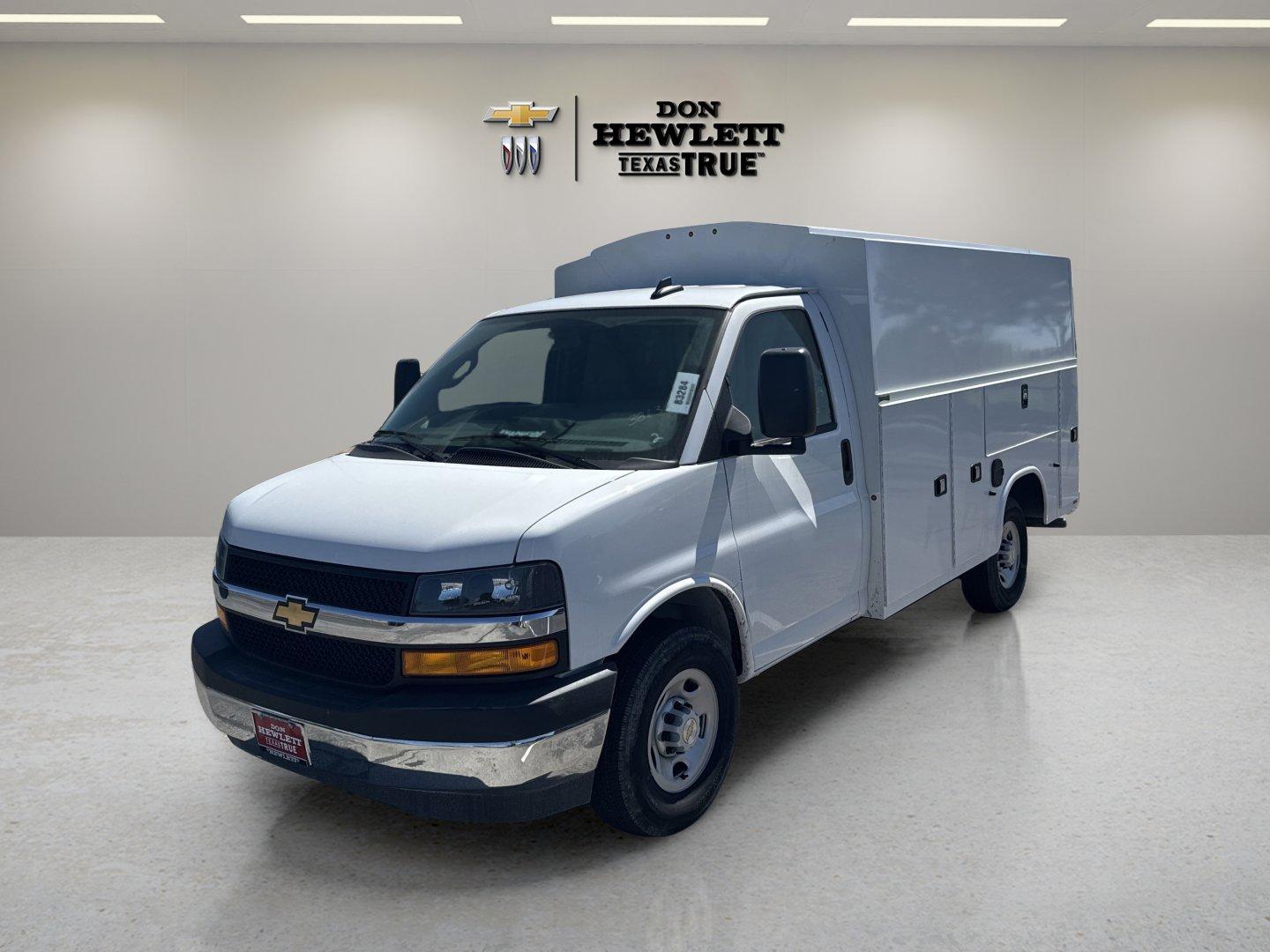2025 Chevrolet Express Cutaway 3500 Vehicle Photo in GEORGETOWN, TX 78626-7508