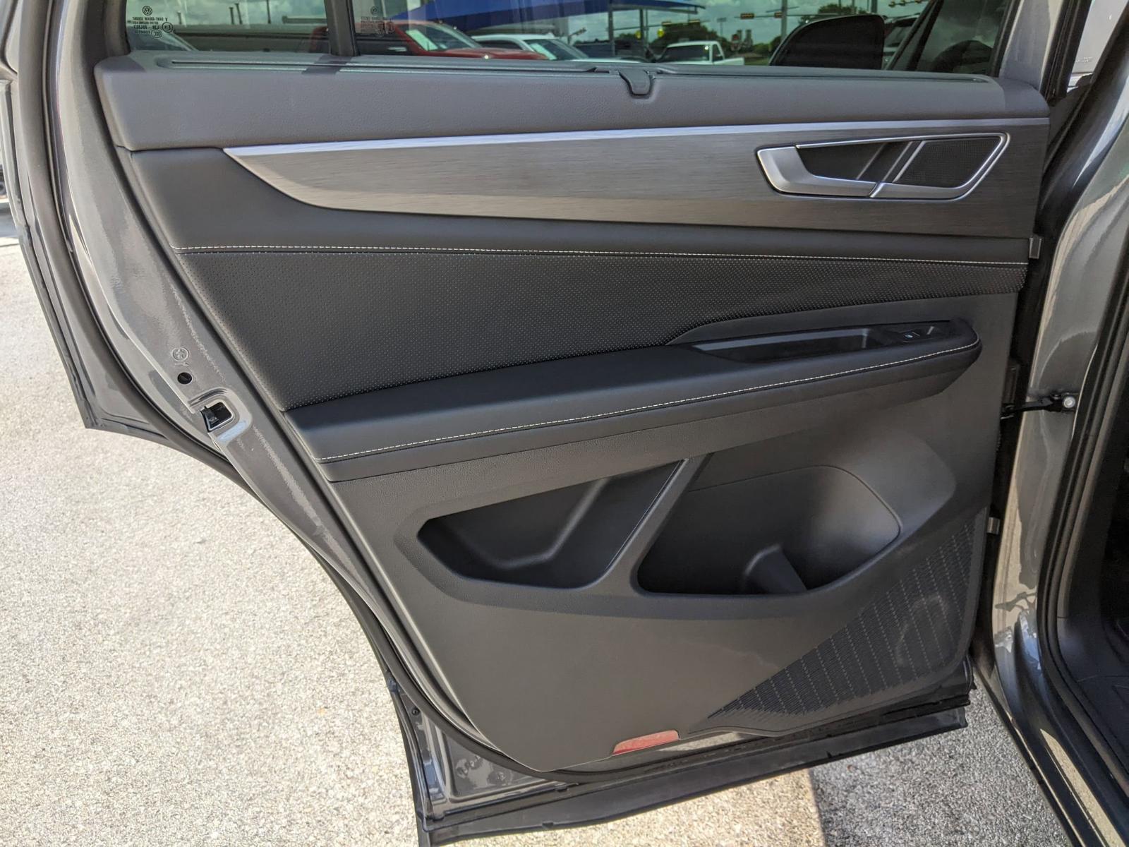 2024 Volkswagen Atlas Cross Sport Vehicle Photo in Seguin, TX 78155