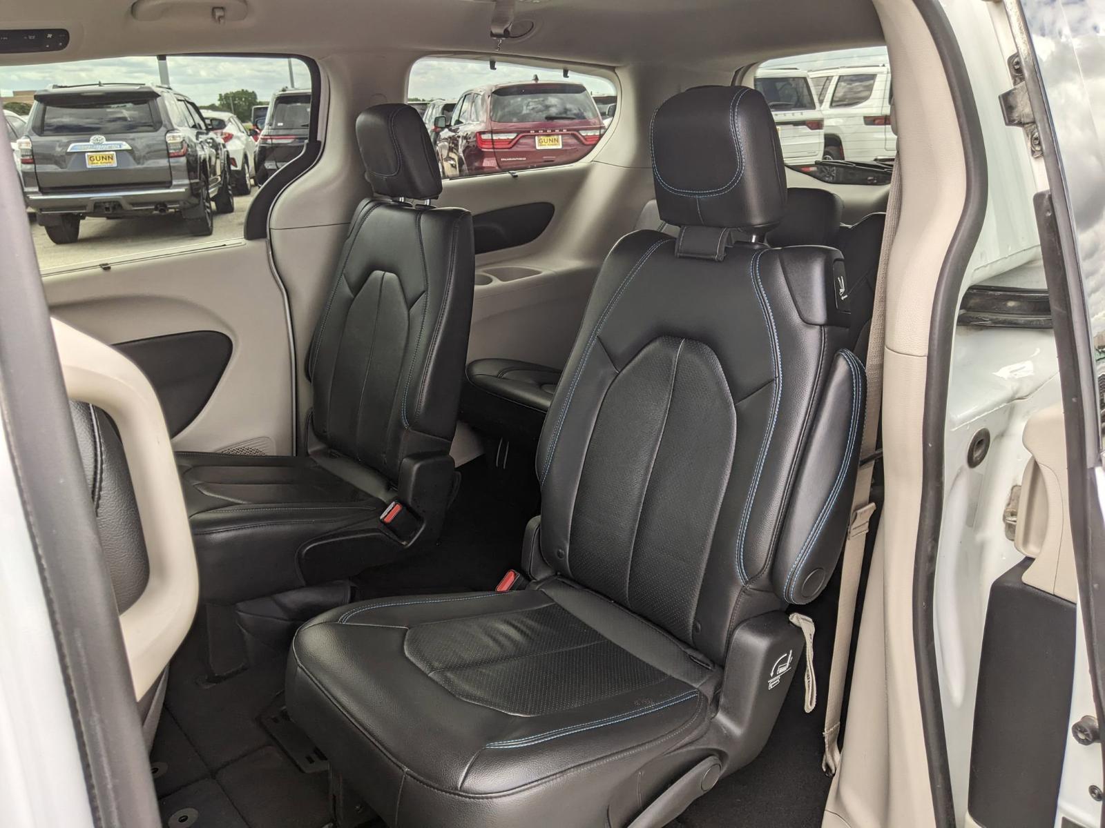 2021 Chrysler Pacifica Vehicle Photo in Seguin, TX 78155