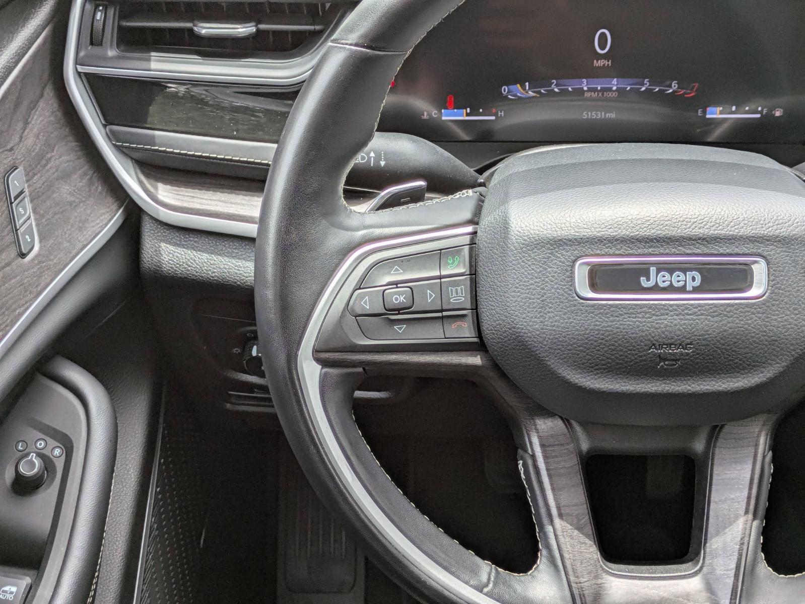 2022 Jeep Grand Cherokee L Vehicle Photo in SELMA, TX 78154-1460