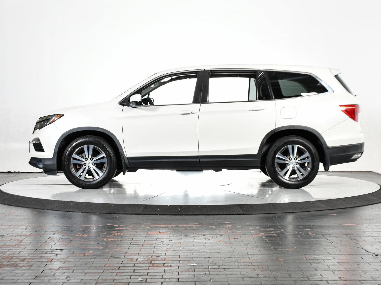 2017 Honda Pilot Vehicle Photo in DALLAS, TX 75235