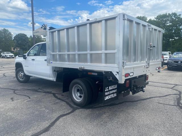 2024 Chevrolet Silverado 3500 HD Chassis Cab Vehicle Photo in LEOMINSTER, MA 01453-2952