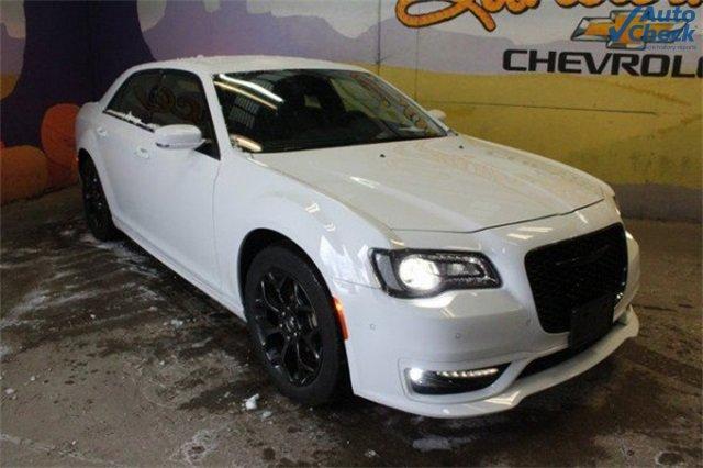 Used 2022 Chrysler 300 Touring L with VIN 2C3CCASG3NH236900 for sale in Saint Johns, MI