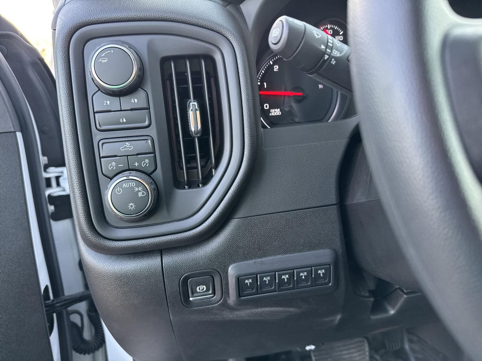2024 Chevrolet Silverado 3500 HD Vehicle Photo in GEORGETOWN, TX 78626-7508