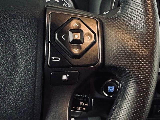 2017 Toyota Tacoma Vehicle Photo in MEDINA, OH 44256-9631