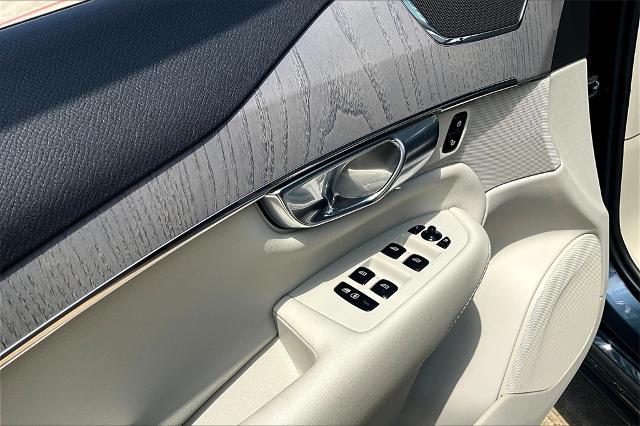 2025 Volvo XC90 Vehicle Photo in Houston, TX 77007