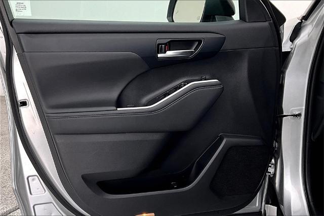 2024 Toyota Highlander Vehicle Photo in Grapevine, TX 76051