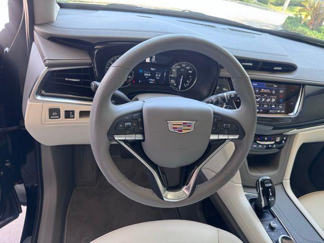 2025 Cadillac XT6 Vehicle Photo in DELRAY BEACH, FL 33483-3294