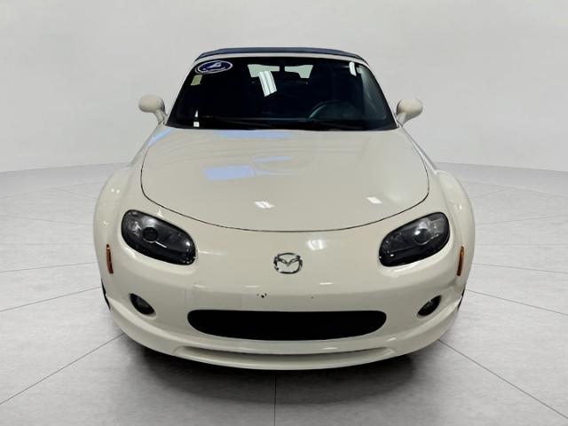 2006 Mazda MX-5 Miata Vehicle Photo in Appleton, WI 54913