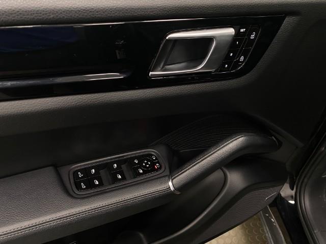2021 Porsche Cayenne Vehicle Photo in Appleton, WI 54913