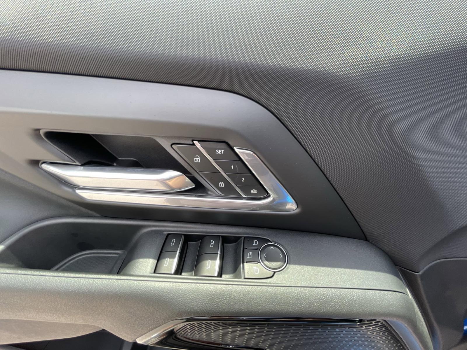 2025 Chevrolet Silverado EV Vehicle Photo in BENTONVILLE, AR 72712-4322