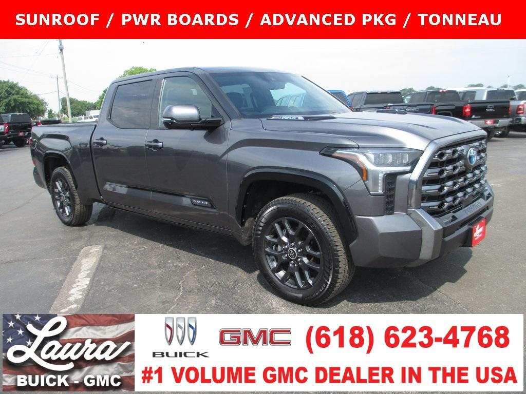2022 Toyota Tundra 4WD Vehicle Photo in COLLINSVILLE, IL 62234-5820