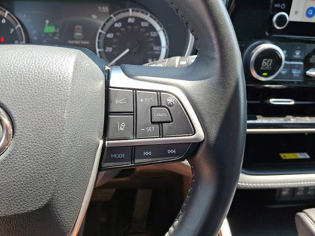 2023 Toyota Highlander Vehicle Photo in HARRISBURG, PA 17111-1033