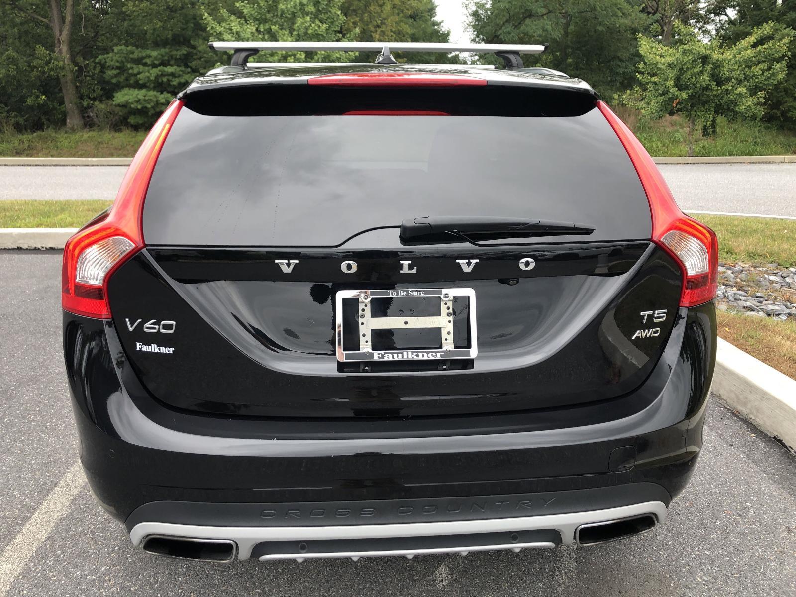 2017 Volvo V60 Cross Country Vehicle Photo in Mechanicsburg, PA 17050