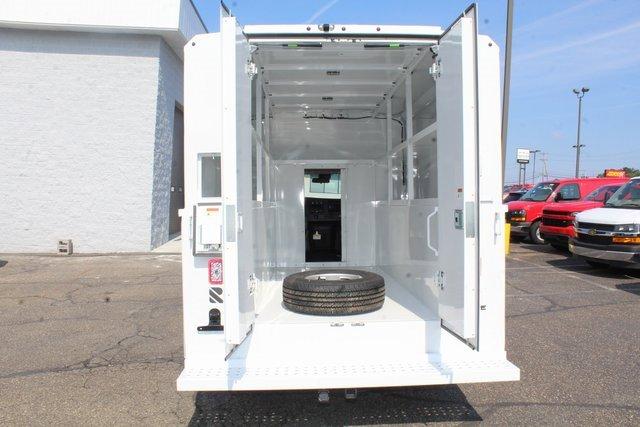 2024 Chevrolet Express Cutaway 3500 Vehicle Photo in SAINT CLAIRSVILLE, OH 43950-8512