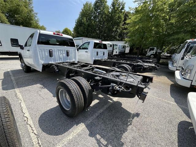 2024 Chevrolet Silverado 3500 HD Chassis Cab Vehicle Photo in ALCOA, TN 37701-3235