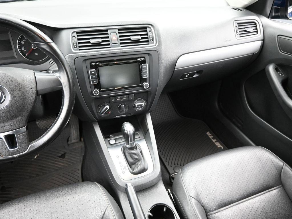 2014 Volkswagen Jetta Sedan Vehicle Photo in Marion, IA 52302