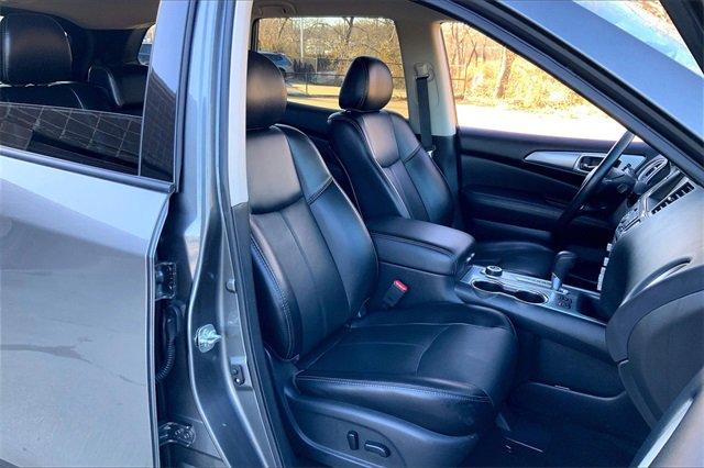 2020 Nissan Pathfinder Vehicle Photo in KANSAS CITY, MO 64114-4502