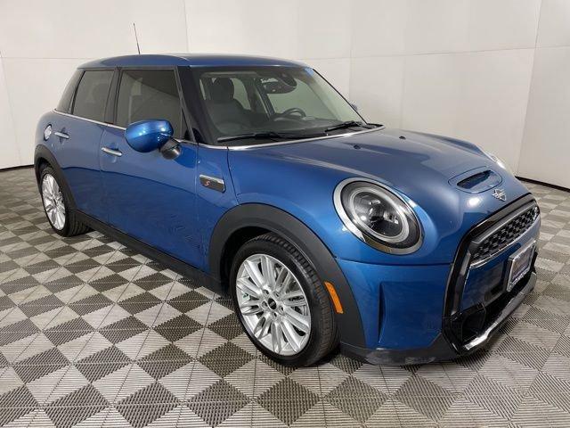 2024 MINI Hardtop 4 Door Vehicle Photo in PHOENIX, AZ 85014-3381