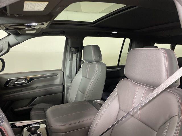 2025 Chevrolet Suburban Vehicle Photo in PHOENIX, AZ 85014-3381