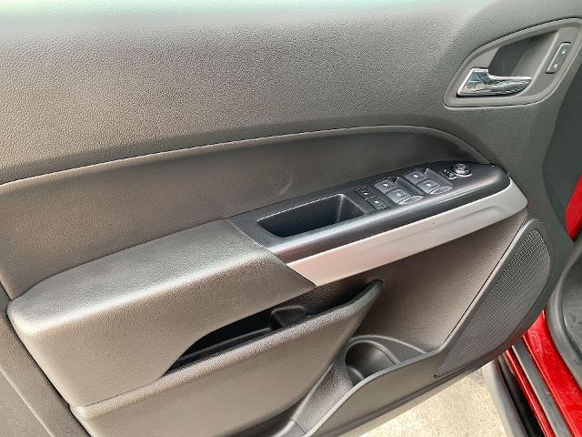 2022 Chevrolet Colorado Vehicle Photo in MOON TOWNSHIP, PA 15108-2571