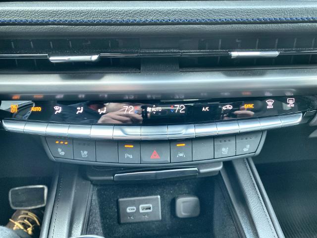 2024 Cadillac XT4 Vehicle Photo in WILLIAMSVILLE, NY 14221-2883