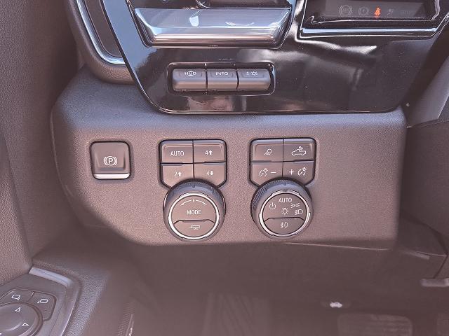 2025 Chevrolet Silverado 2500 HD Vehicle Photo in NEDERLAND, TX 77627-8017
