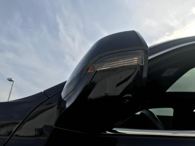 2023 GMC Yukon XL Vehicle Photo in GREEN BAY, WI 54303-3330