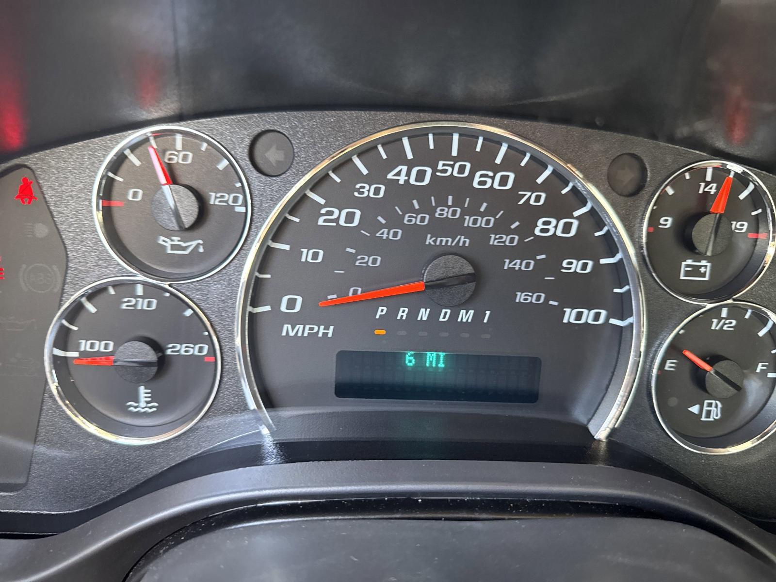 2025 Chevrolet Express Cutaway 3500 Vehicle Photo in GEORGETOWN, TX 78626-7508