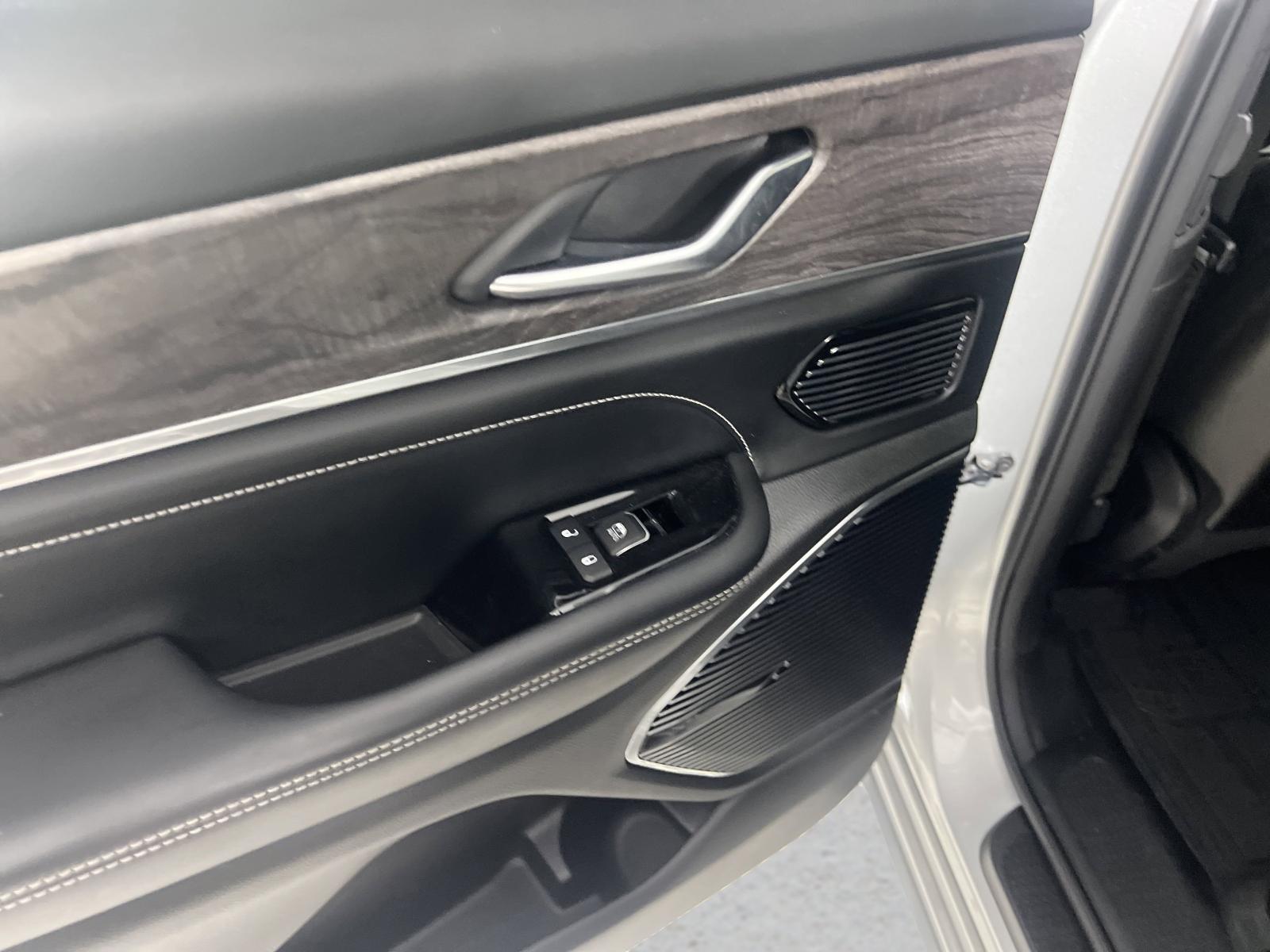 2023 Jeep Grand Cherokee L Vehicle Photo in Georgetown, TX 78626