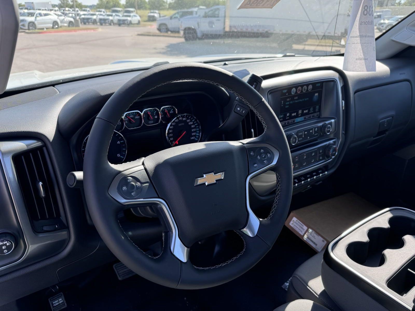 2024 Chevrolet Silverado 6500 HD Vehicle Photo in GEORGETOWN, TX 78626-7508