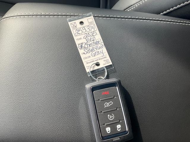 2025 Jeep Grand Cherokee L Vehicle Photo in Kaukauna, WI 54130