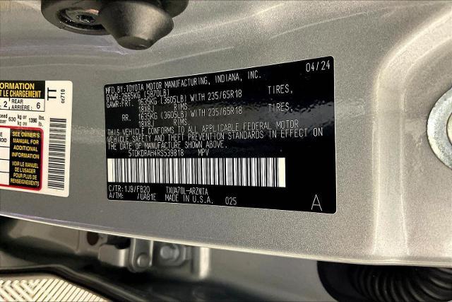 2024 Toyota Highlander Vehicle Photo in Tulsa, OK 74129