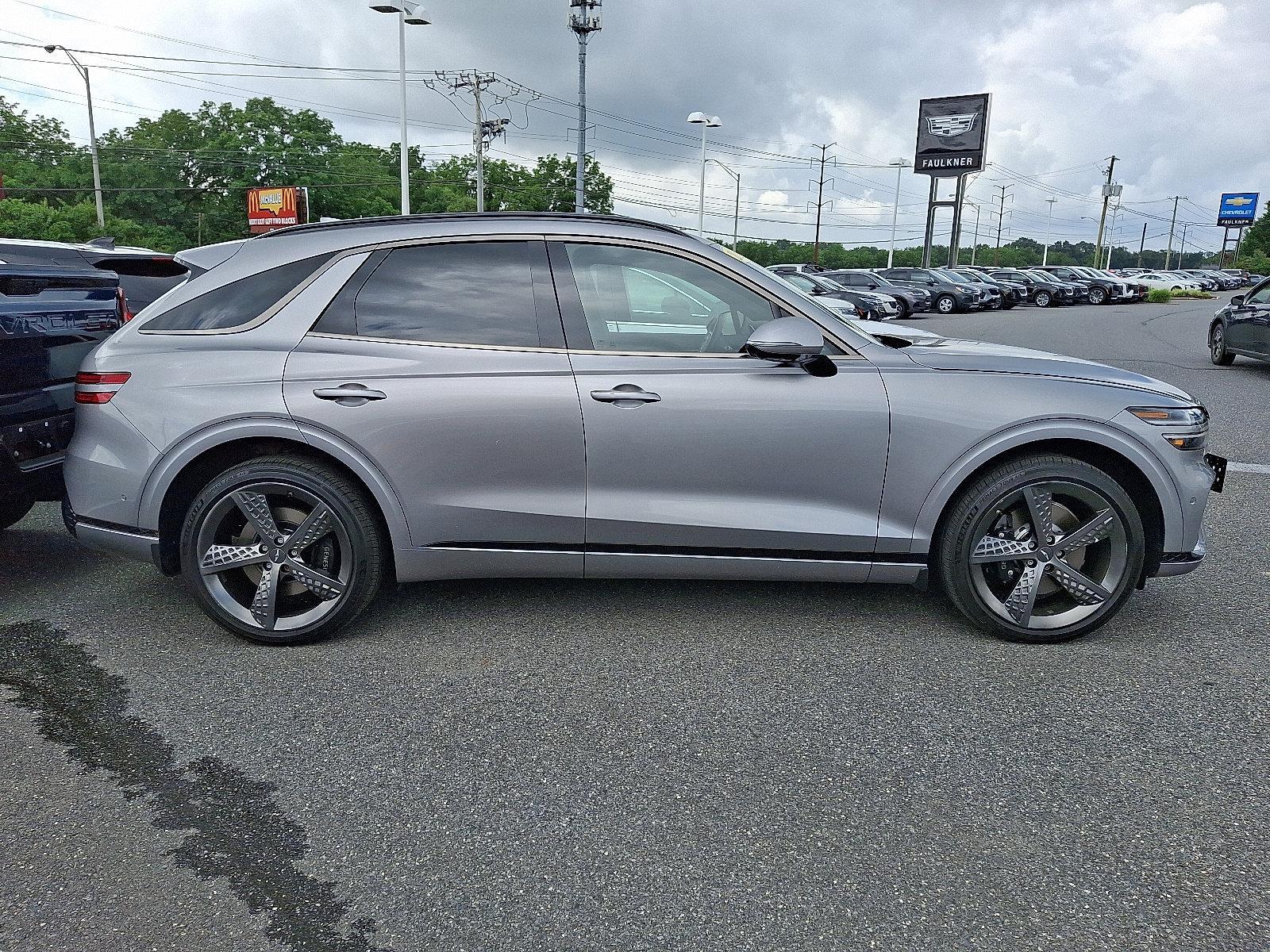 2023 Genesis GV70 Vehicle Photo in BETHLEHEM, PA 18017-9401