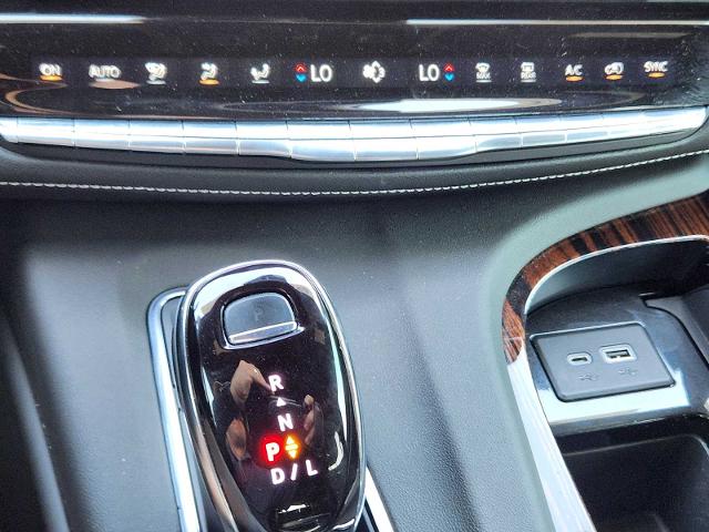 2022 Cadillac Escalade Vehicle Photo in DENTON, TX 76210-9321