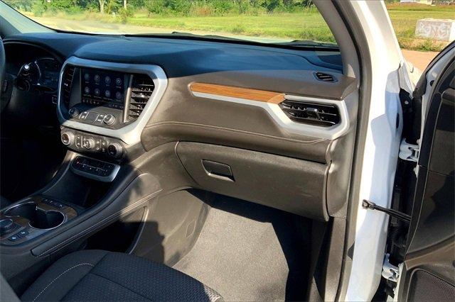 2023 GMC Acadia Vehicle Photo in TOPEKA, KS 66609-0000