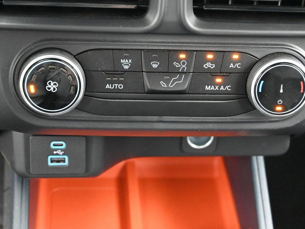 2024 Ford Maverick Vehicle Photo in Cedar Rapids, IA 52402