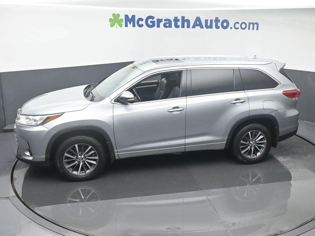2018 Toyota Highlander Vehicle Photo in Cedar Rapids, IA 52402