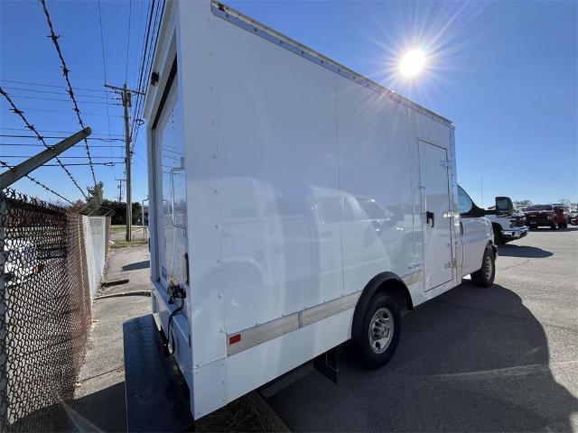 2024 Chevrolet Express Cutaway 3500 Vehicle Photo in ALCOA, TN 37701-3235