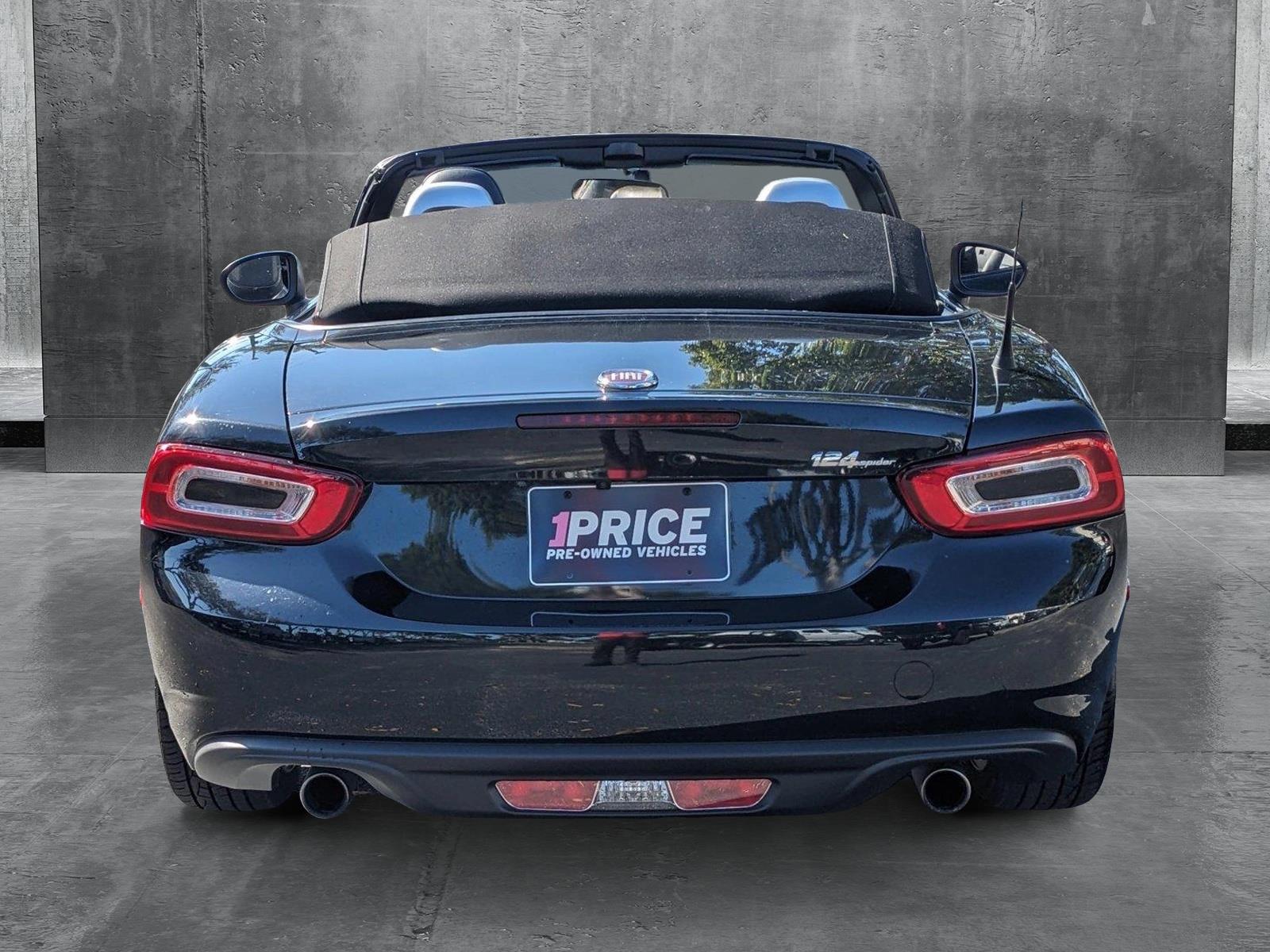 2017 FIAT 124 Spider Vehicle Photo in GREENACRES, FL 33463-3207