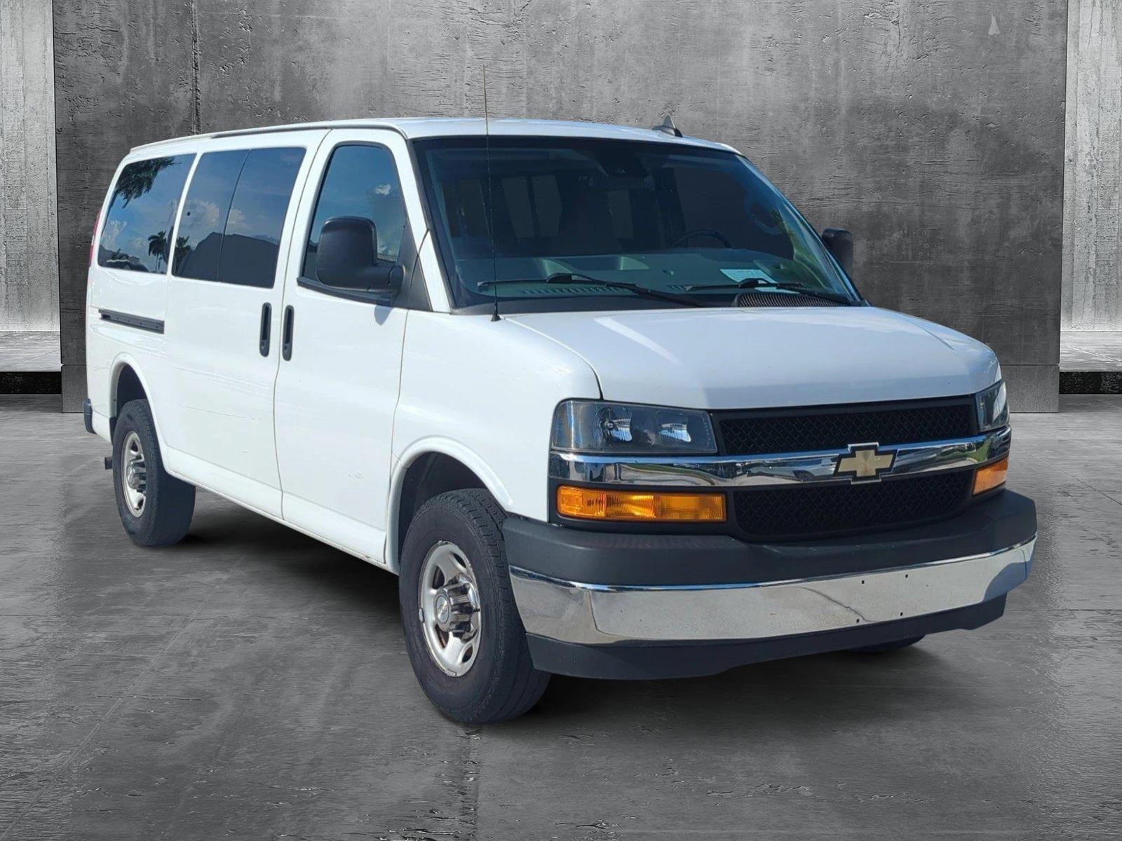 2019 Chevrolet Express Passenger Vehicle Photo in Pembroke Pines, FL 33027