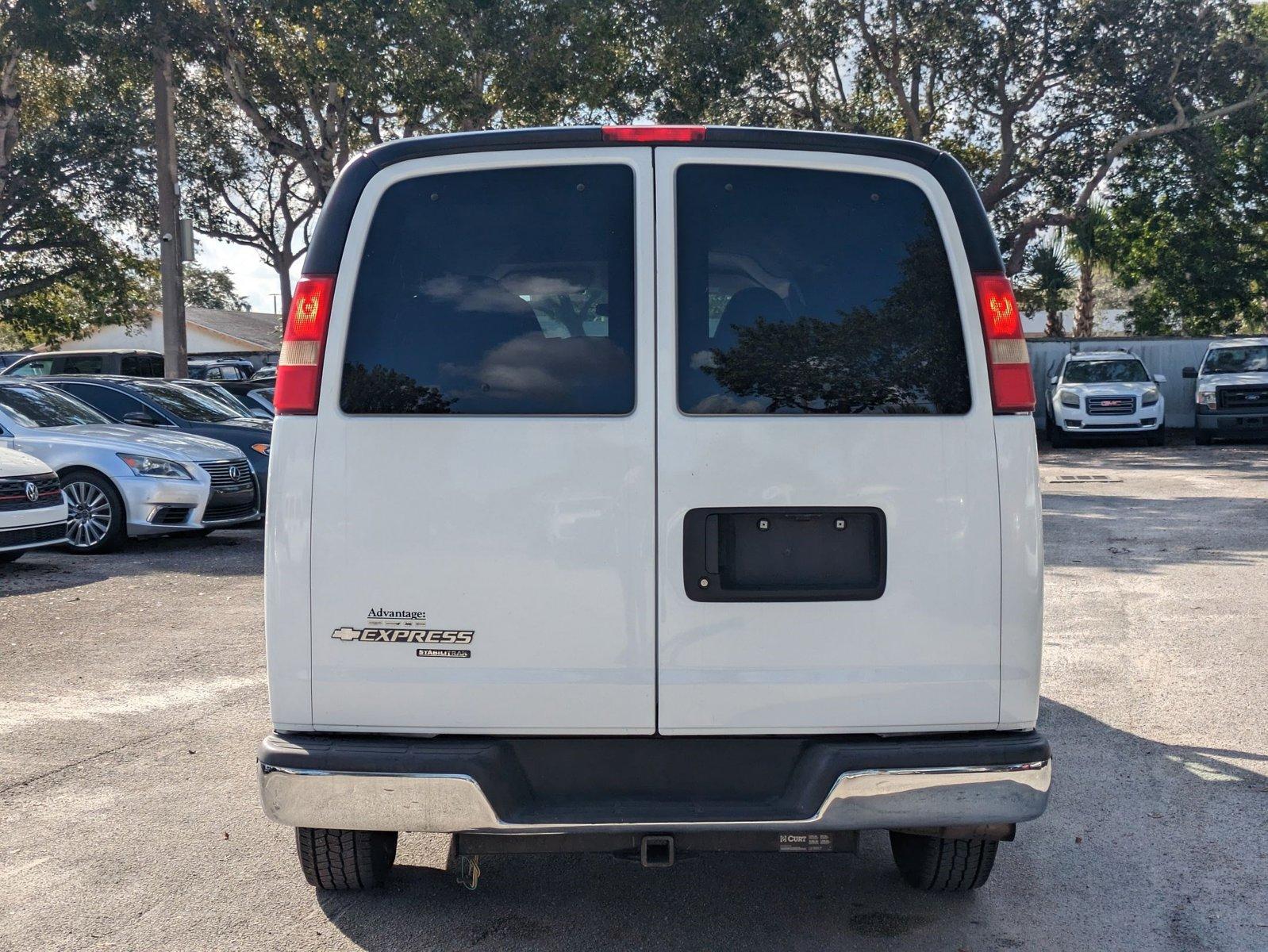 2015 Chevrolet Express Passenger Vehicle Photo in GREENACRES, FL 33463-3207