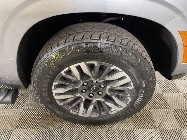 2025 Chevrolet Tahoe Vehicle Photo in PHOENIX, AZ 85014-3381