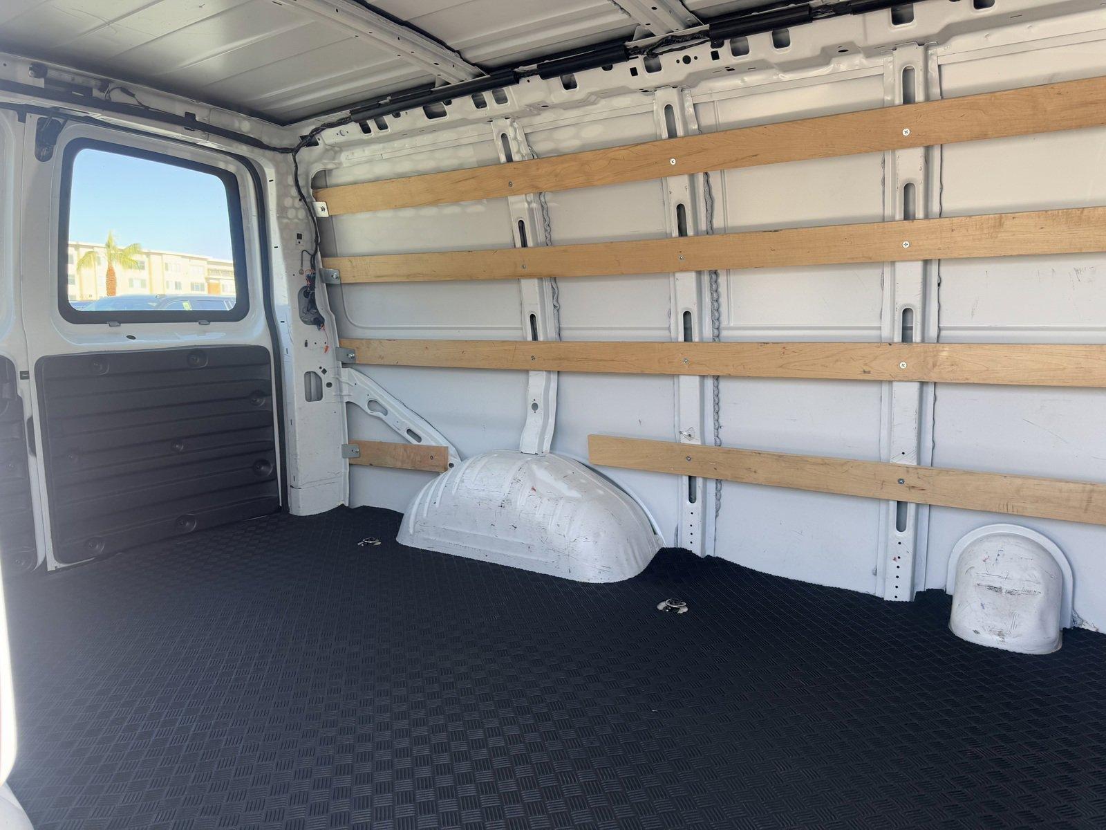 2023 Chevrolet Express Cargo 2500 Vehicle Photo in LOS ANGELES, CA 90007-3794