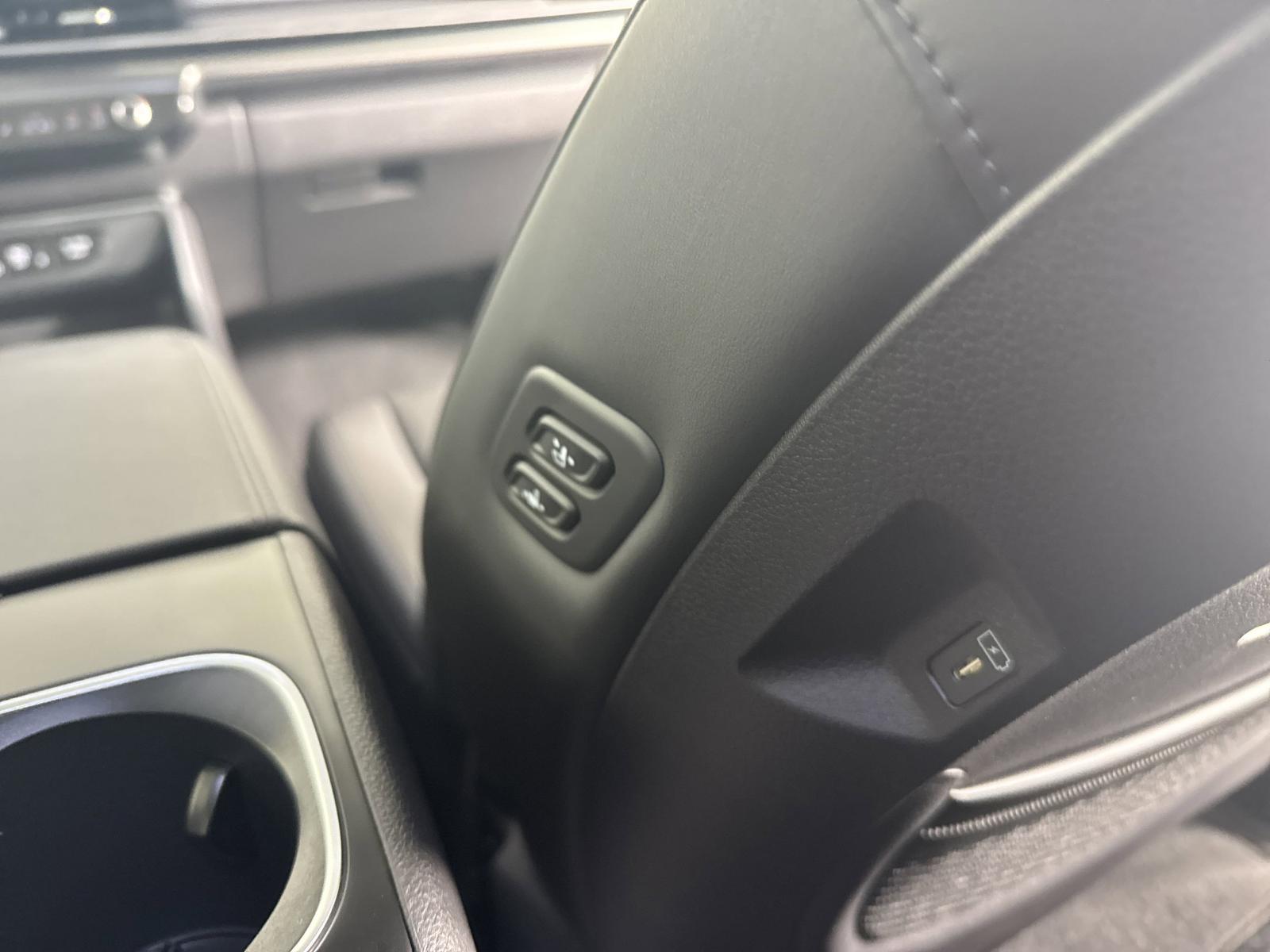 2025 Kia Carnival Hybrid Vehicle Photo in GEORGETOWN, TX 78626-7508